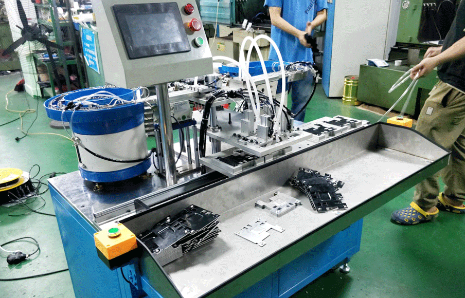铝合金散热器弹簧钉半自动装配机---五金装配业行业应用案例