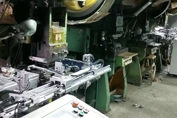  客户生产车间一角